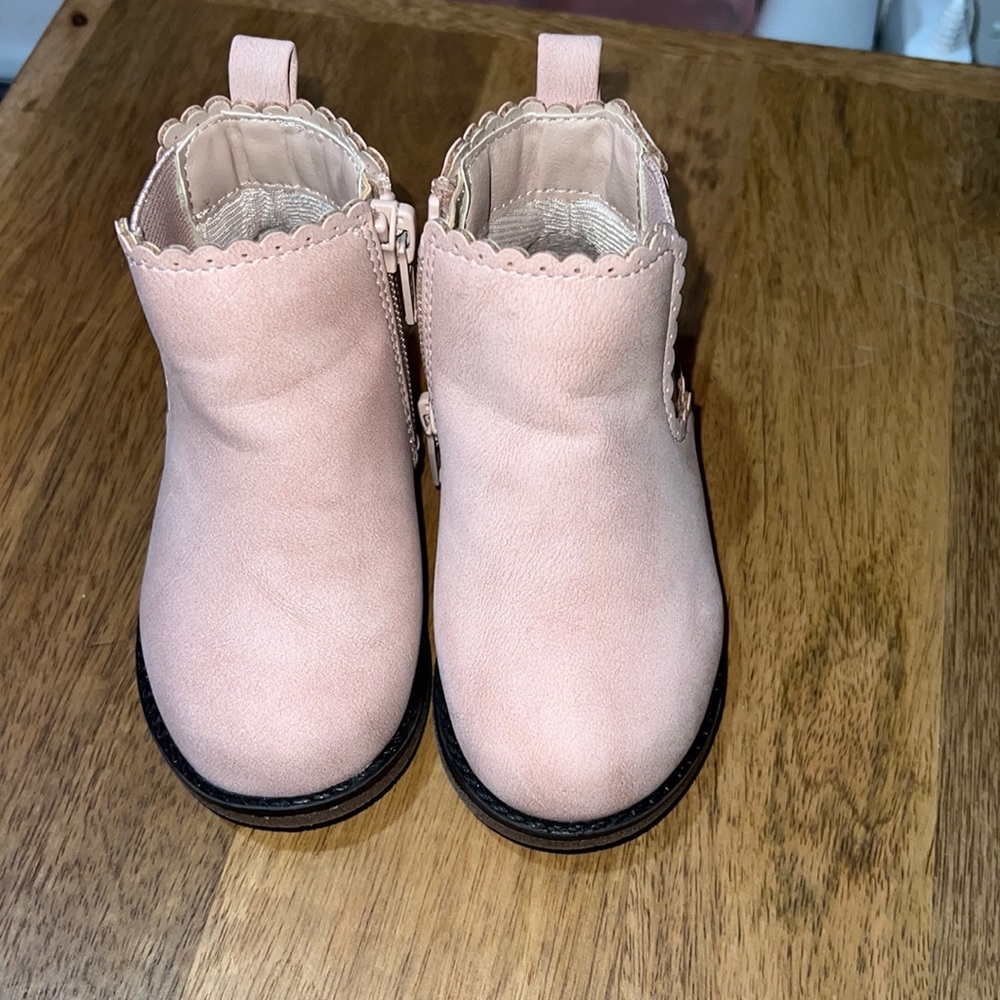 Children's Place Scalloped Booties - Pink